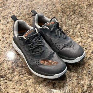 Keen WK400 Men’s size 9.5
